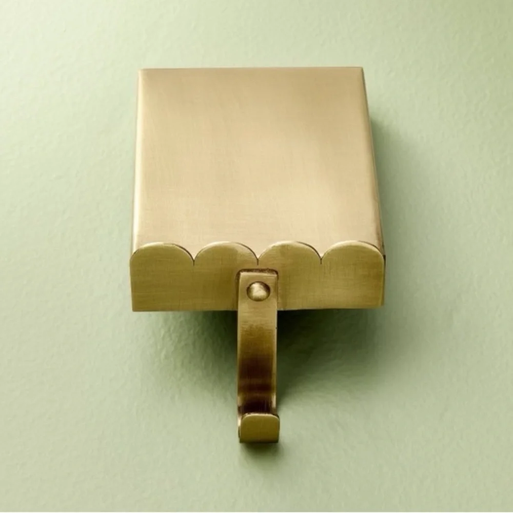 Title 


22" Scalloped Metal Christmas Card Holder - Picture 5 of 6